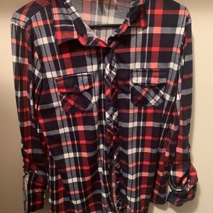 Women’s flannel long sleeve